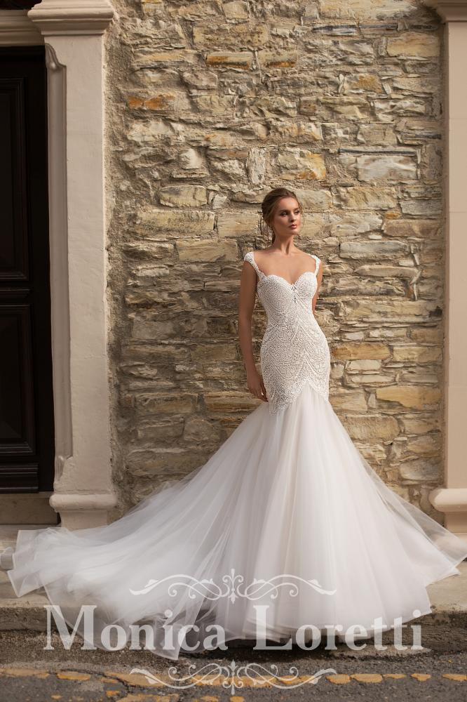 Monica Loretti 8334 Fit&Flare Schnitt breite Schleppe enges Hochzeitskleid