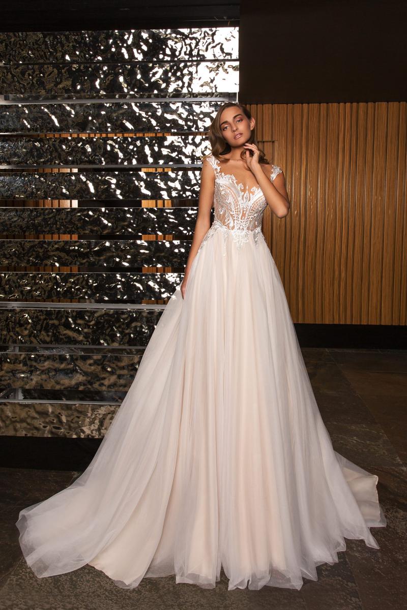 Brautkleid mit Spitze und Tüll