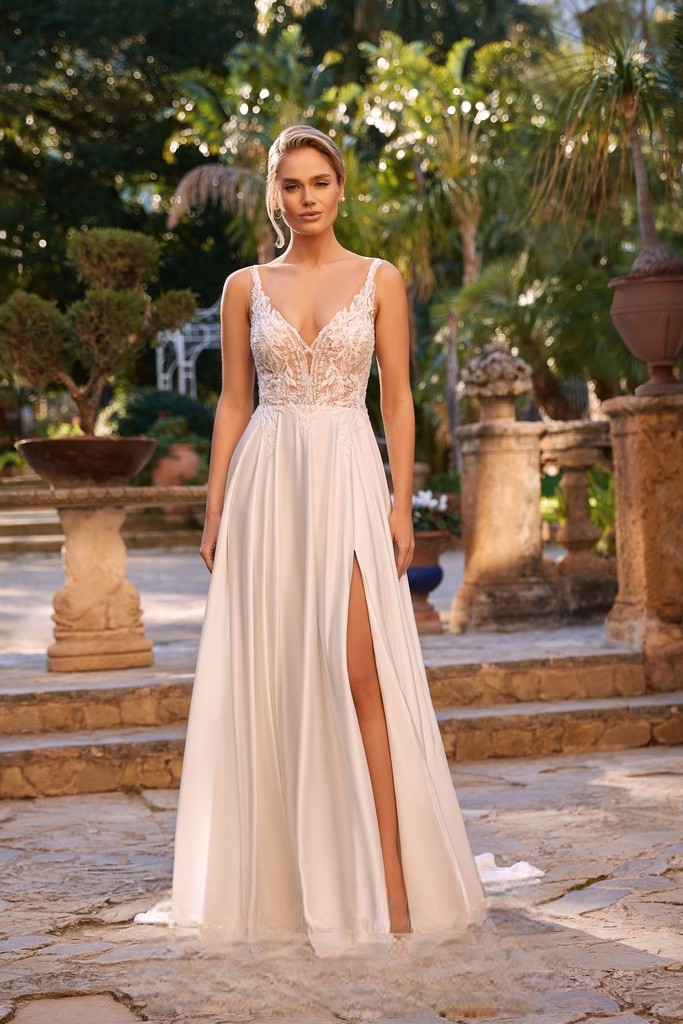 Brautmode Marburg Brautkleid Giießen Brautkleid mit Schlitz