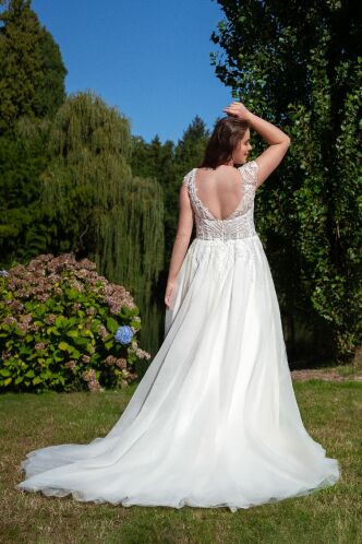 Curvy-Brautkleid in Marburg 