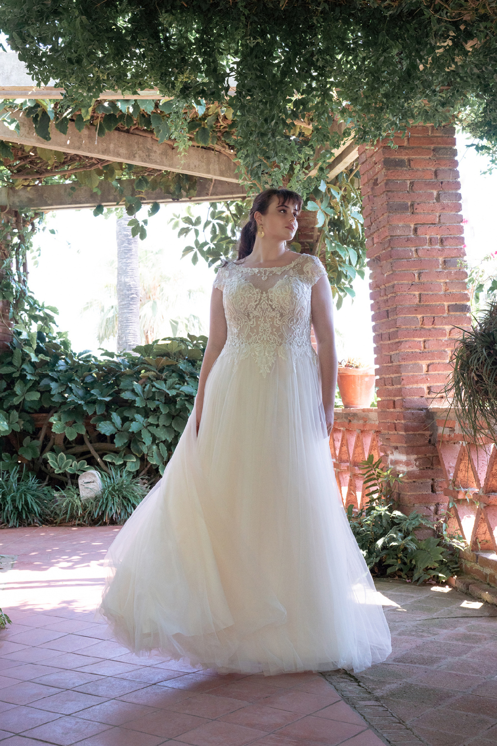Brautkleid Curvy mit Ärmel
