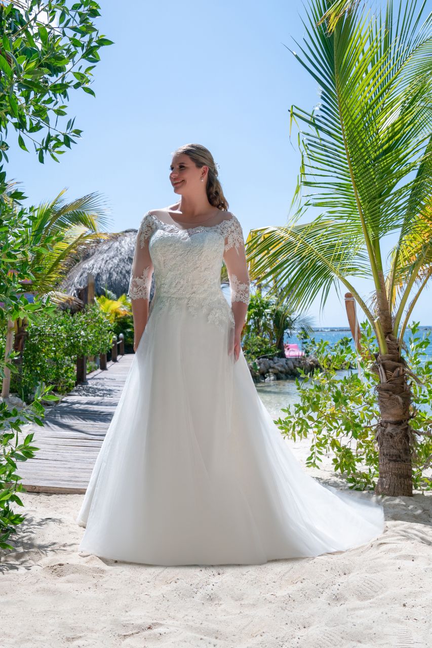 Brautkleid mit langen Ärmeln 