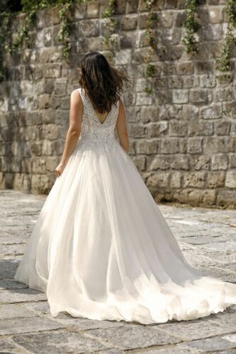 Brautkleid Cury mit Schleppe