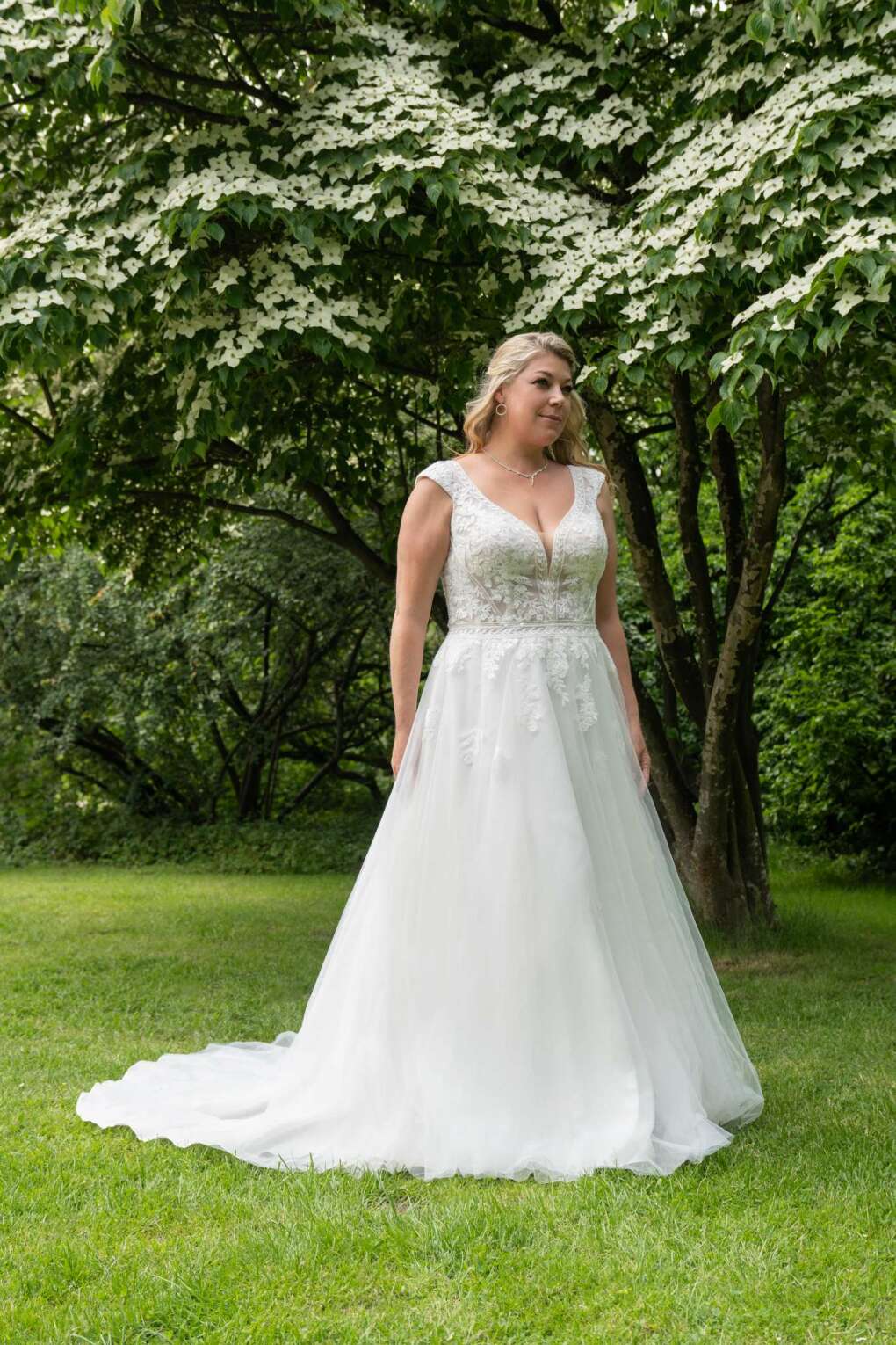  Brautkleid Prinzessin breite Träger A-Linie XL