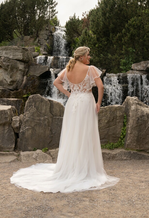 Brautkleid Curvy mit Ärmel