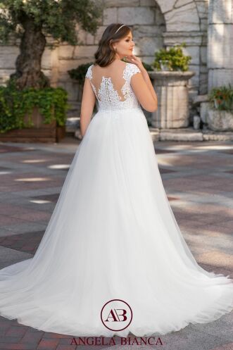 Brautkleid mit schönem Rücken