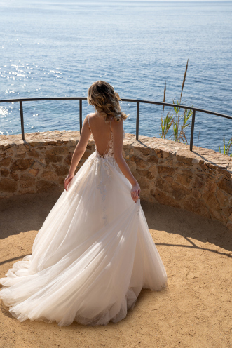 Brautkleid mit Schleppe